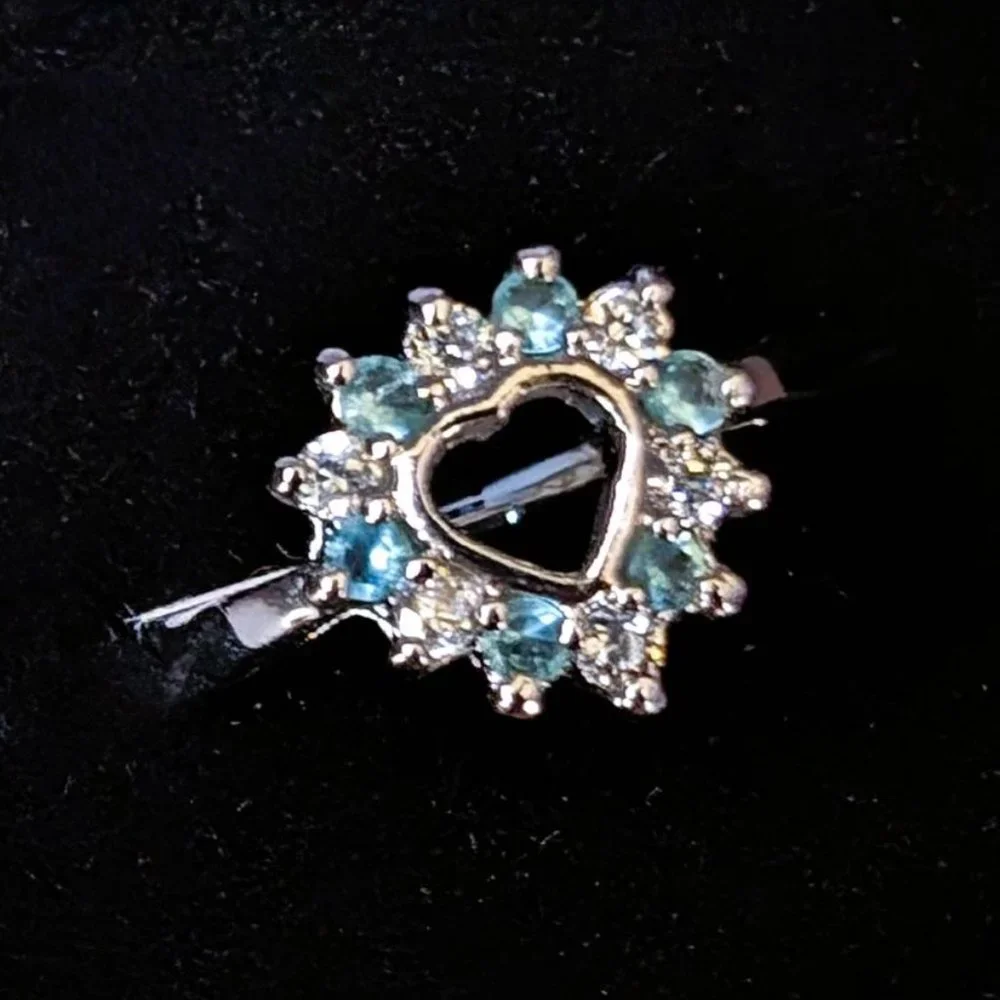 Heart Shaped .925 Sterling Silver Ring w/ Teal & Clear Brilliant Cubic Zirconia! - Picture 4 of 4